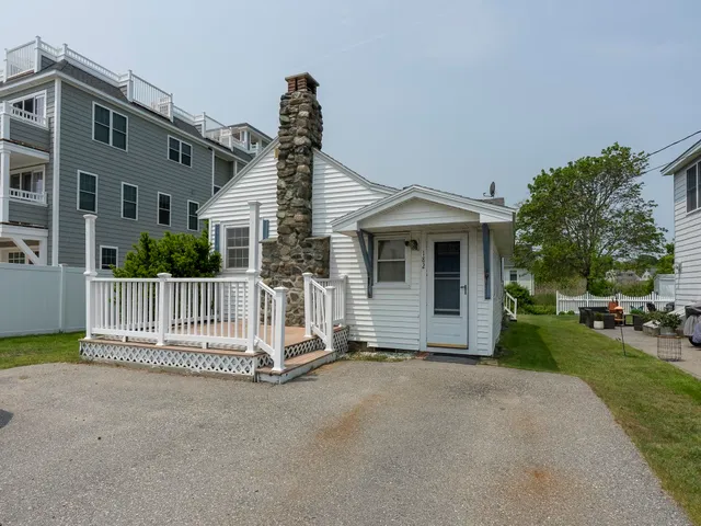 $750,000 | 182 Kings Highway, Hampton, NH 03842