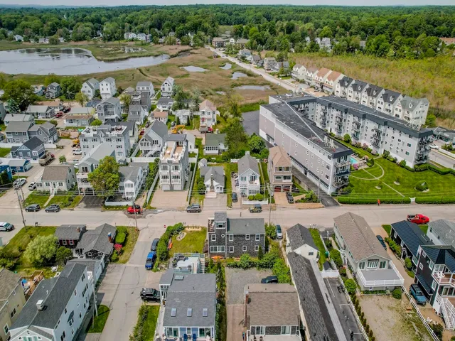 $750,000 | 182 Kings Highway, Hampton, NH 03842