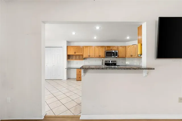 $379,000 | 5070 Northeast 52nd Place, High Springs, FL 32643