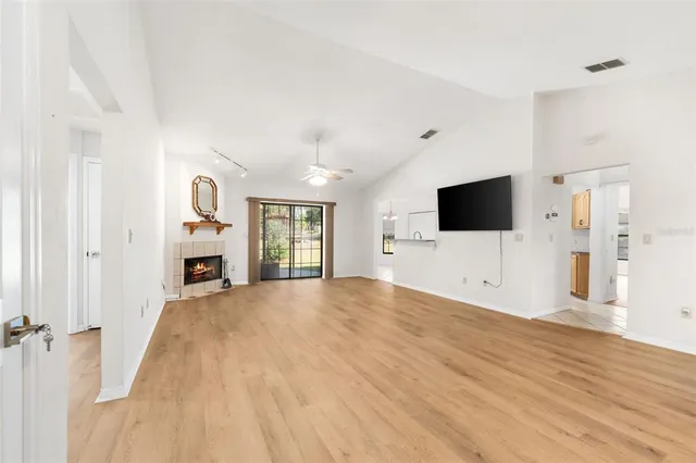 $379,000 | 5070 Northeast 52nd Place, High Springs, FL 32643