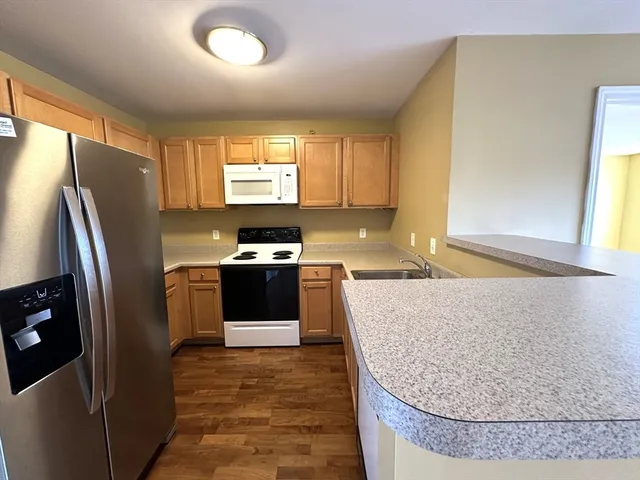 $2,500 | 211 Central Street, Unit 314, Norwood, MA 02062