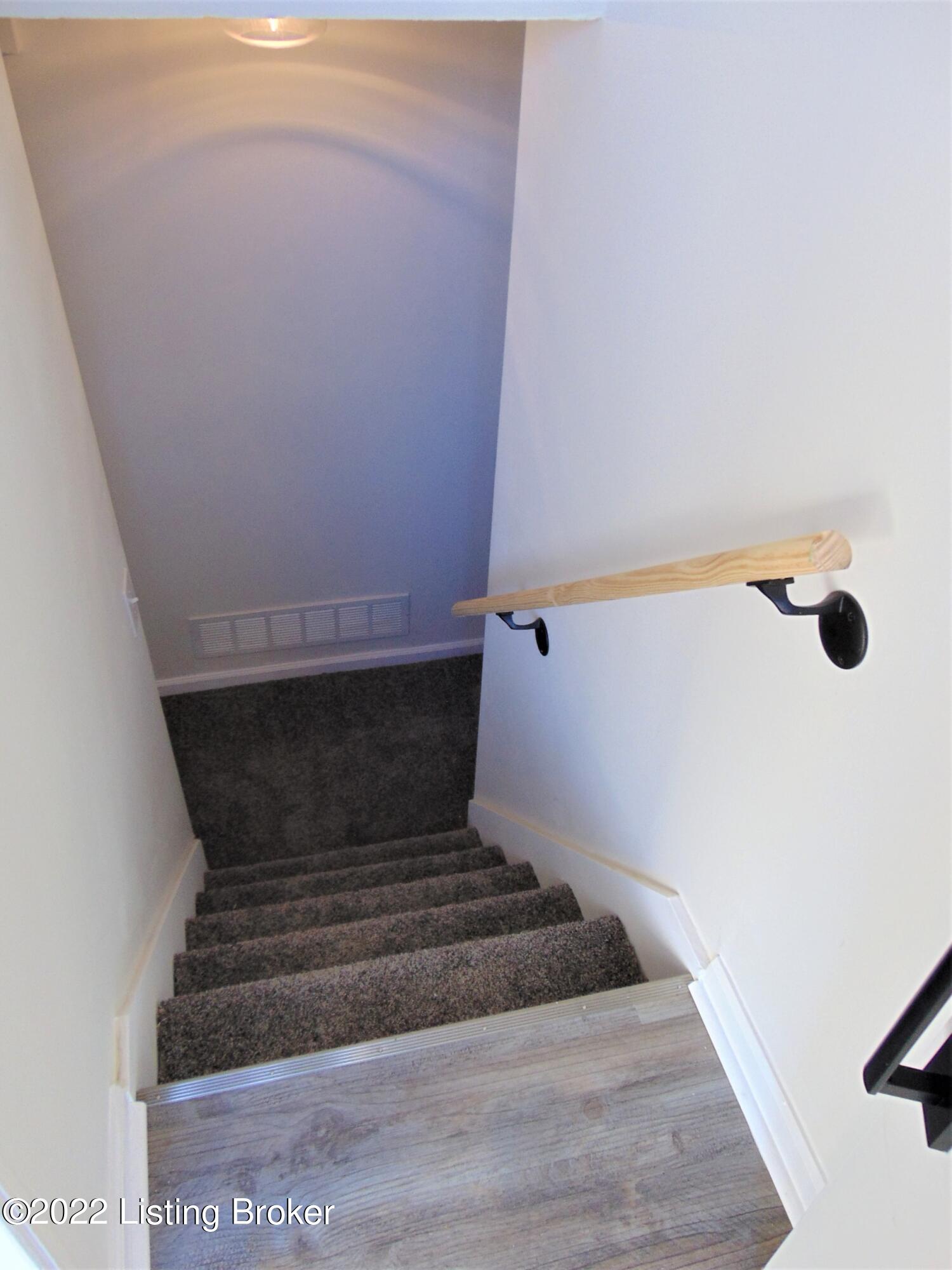 5018 Woodsend Road Louisville, KY 40229 - Photo 37 of 74 DSC03396