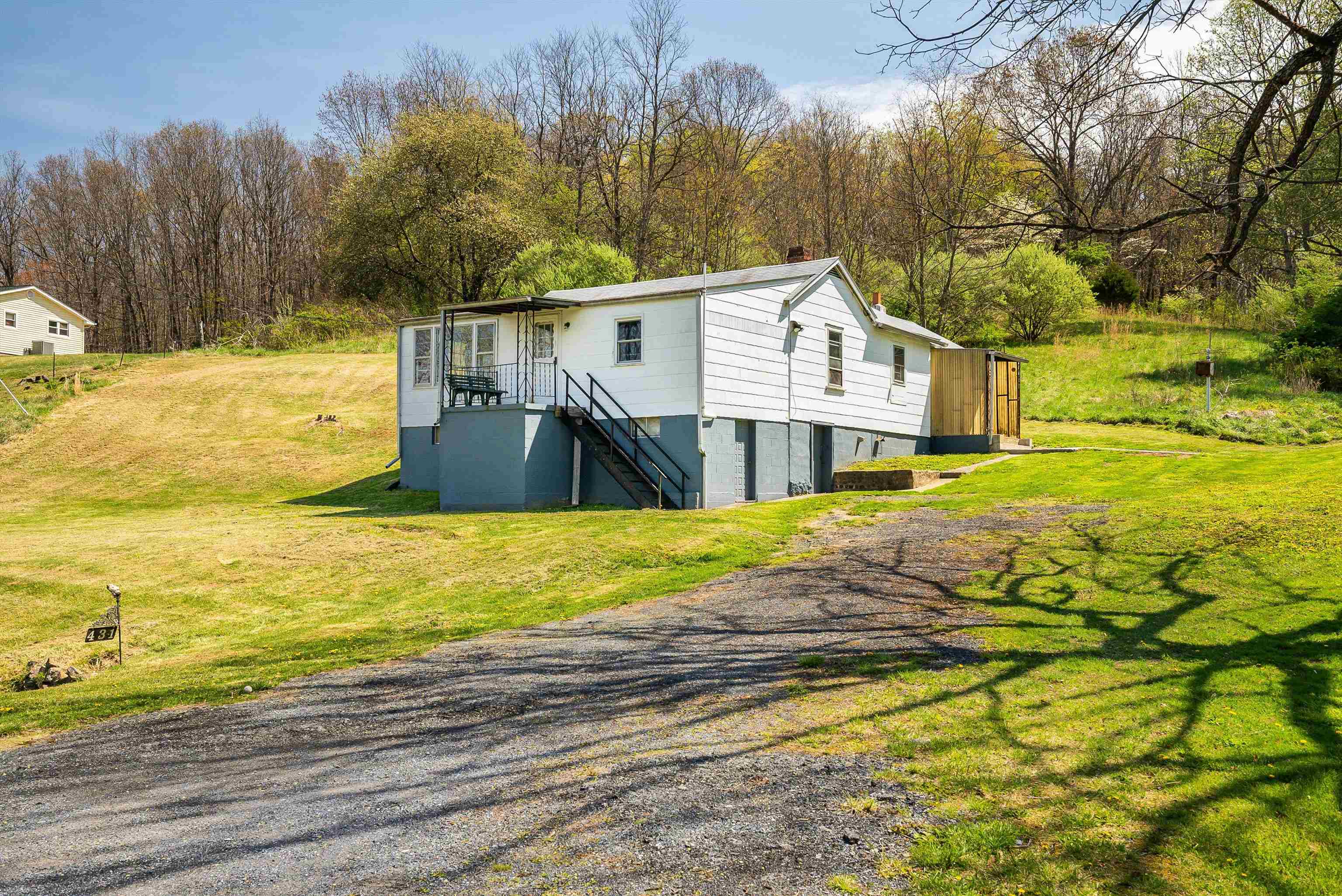 431 Smoky Row Road Staunton, VA 24401 - Photo 2 of 18