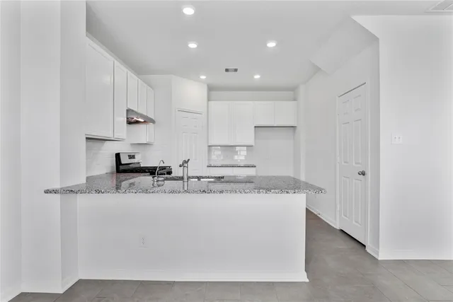 $279,995 | 4884 Vida Vista Drive, Katy, TX 77493