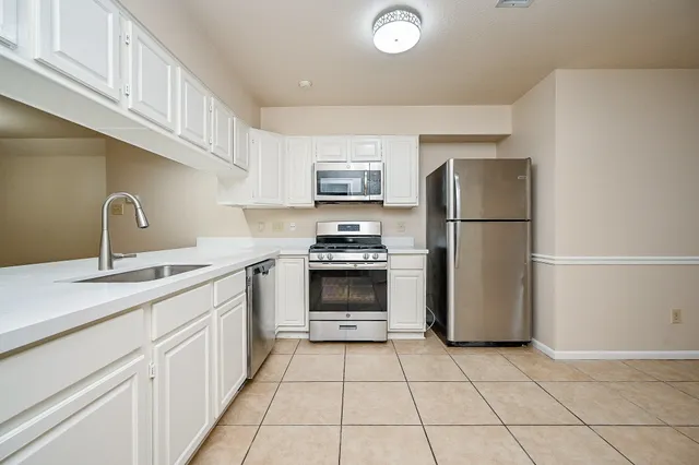 $2,150 | 72 Laughing Brook Court, Spring, TX 77380