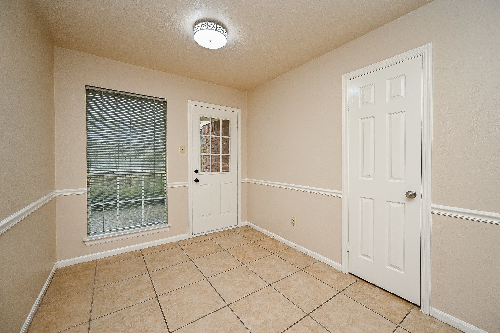 72 Laughing Brook Court Spring, TX 77380 - Photo 17 of 27 Breakfast Nook