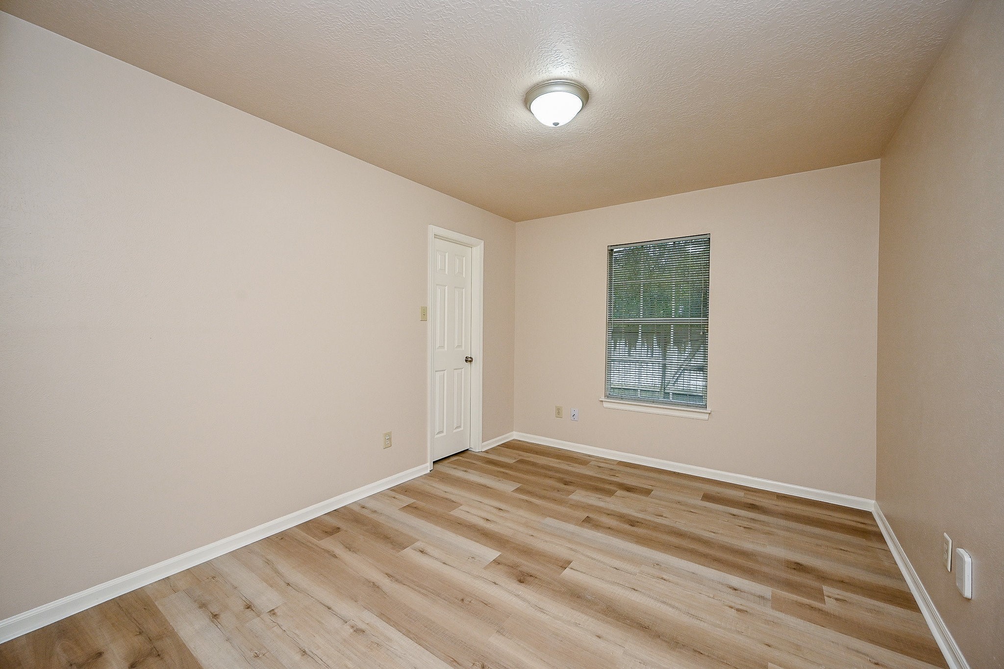 72 Laughing Brook Court Spring, TX 77380 - Photo 21 of 27 secondary bedroom