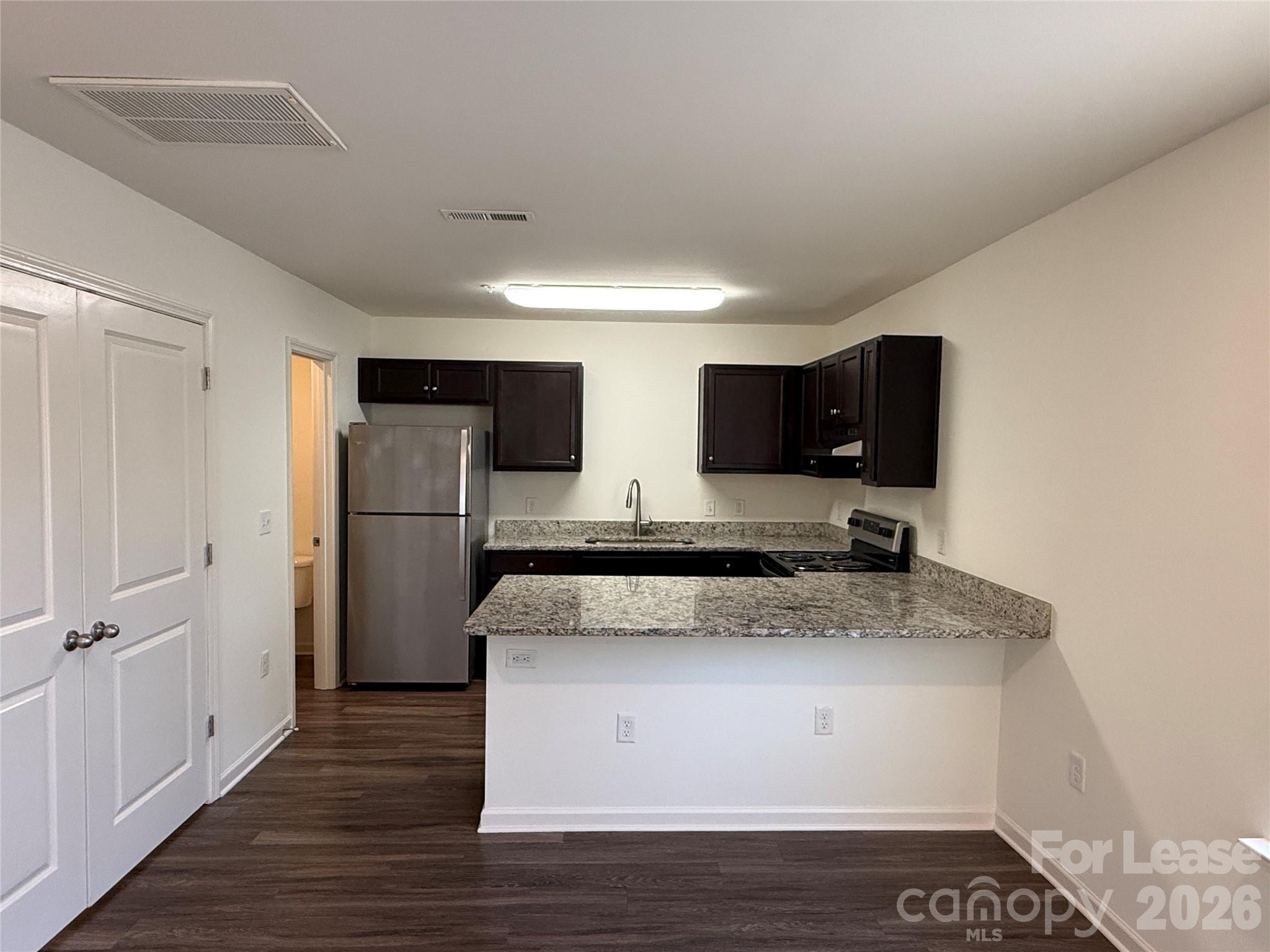 2025 Oakdale Road, Unit P Charlotte, NC 28216 - Photo 4 of 14