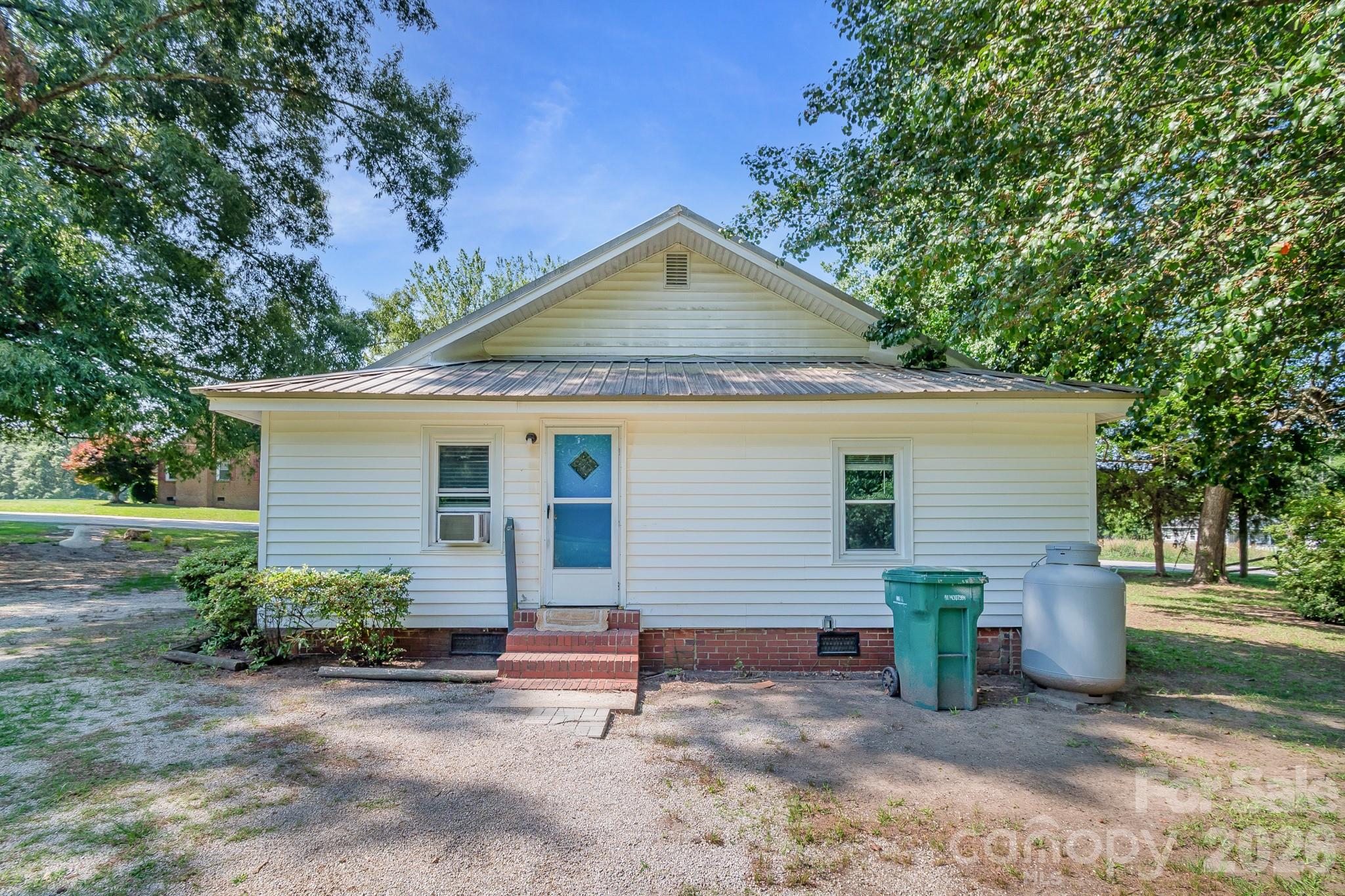 208 Church Street Jefferson, SC 29718 - Photo 12 of 48
