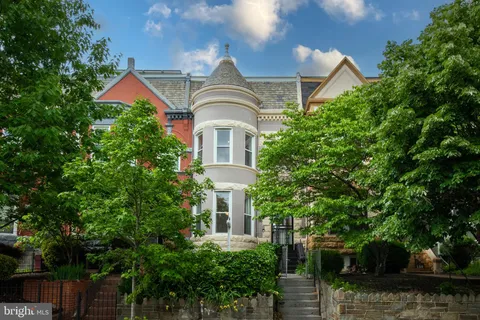 $1,210,000 | 136 R Street Northeast, Washington, DC 20002