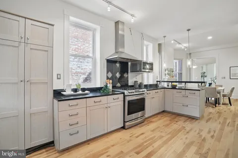 $1,210,000 | 136 R Street Northeast, Washington, DC 20002