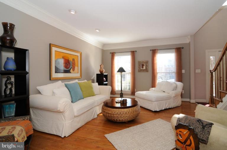 546 Coover Road Annapolis, MD 21401 - Photo 14 of 30 Living Room #3