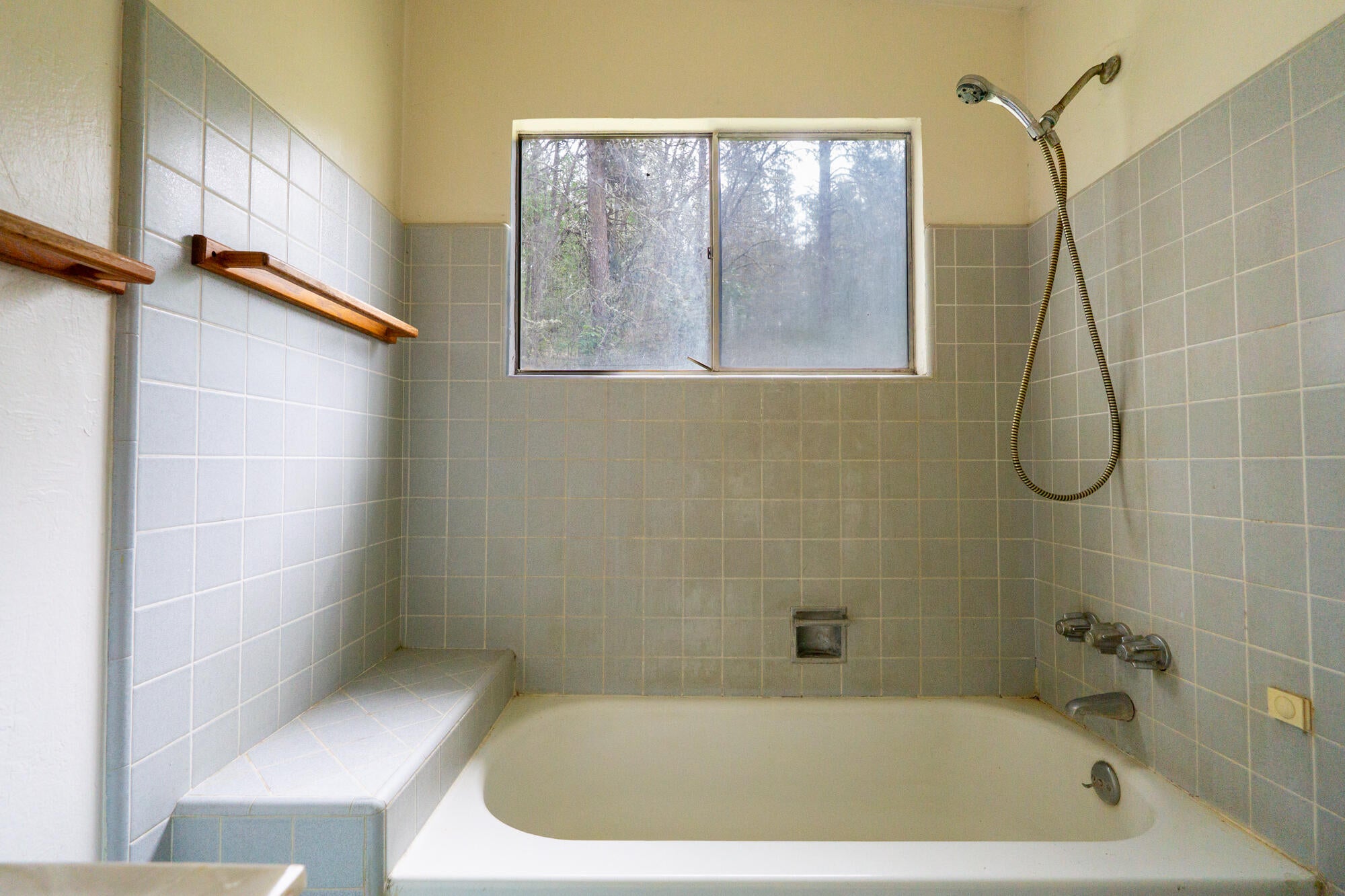 3631 Helms Road Grants Pass, OR 97527 - Photo 31 of 40 34