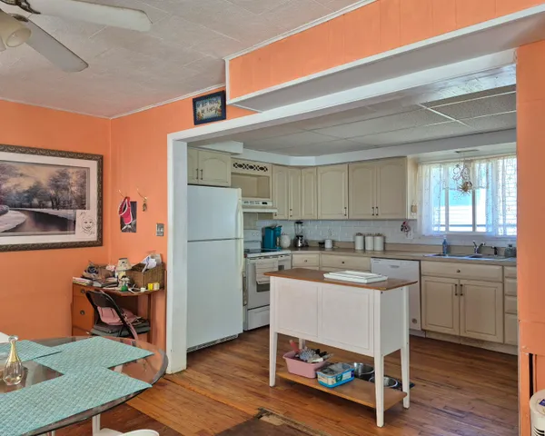 $145,800 | 10 Armstrong Street, Hillsdale, MI 49242