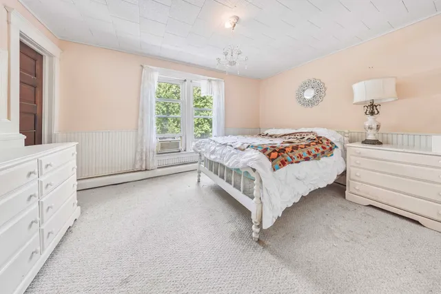 $145,800 | 10 Armstrong Street, Hillsdale, MI 49242