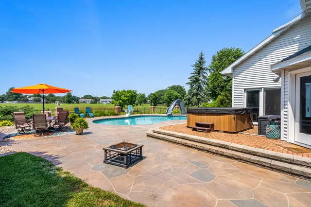 $699,000 | 124 Shelley Lane, De Pere, WI 54115