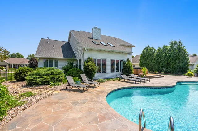 $699,000 | 124 Shelley Lane, De Pere, WI 54115