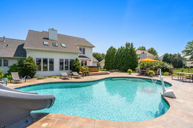 $699,000 | 124 Shelley Lane, De Pere, WI 54115