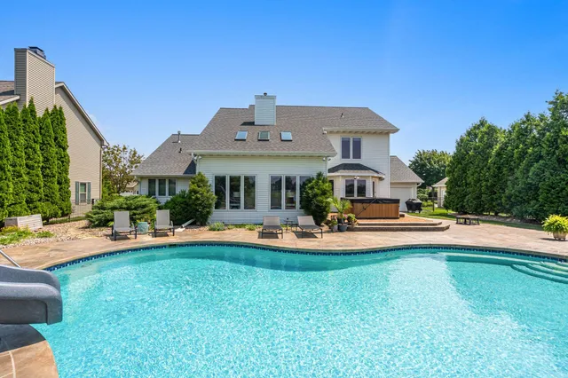 $699,000 | 124 Shelley Lane, De Pere, WI 54115