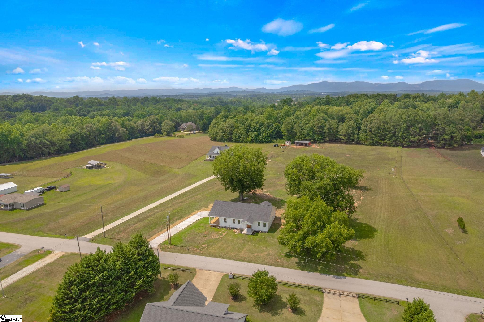 2024 Edwards Lake Road Greer, SC 29651 - Photo 36 of 39