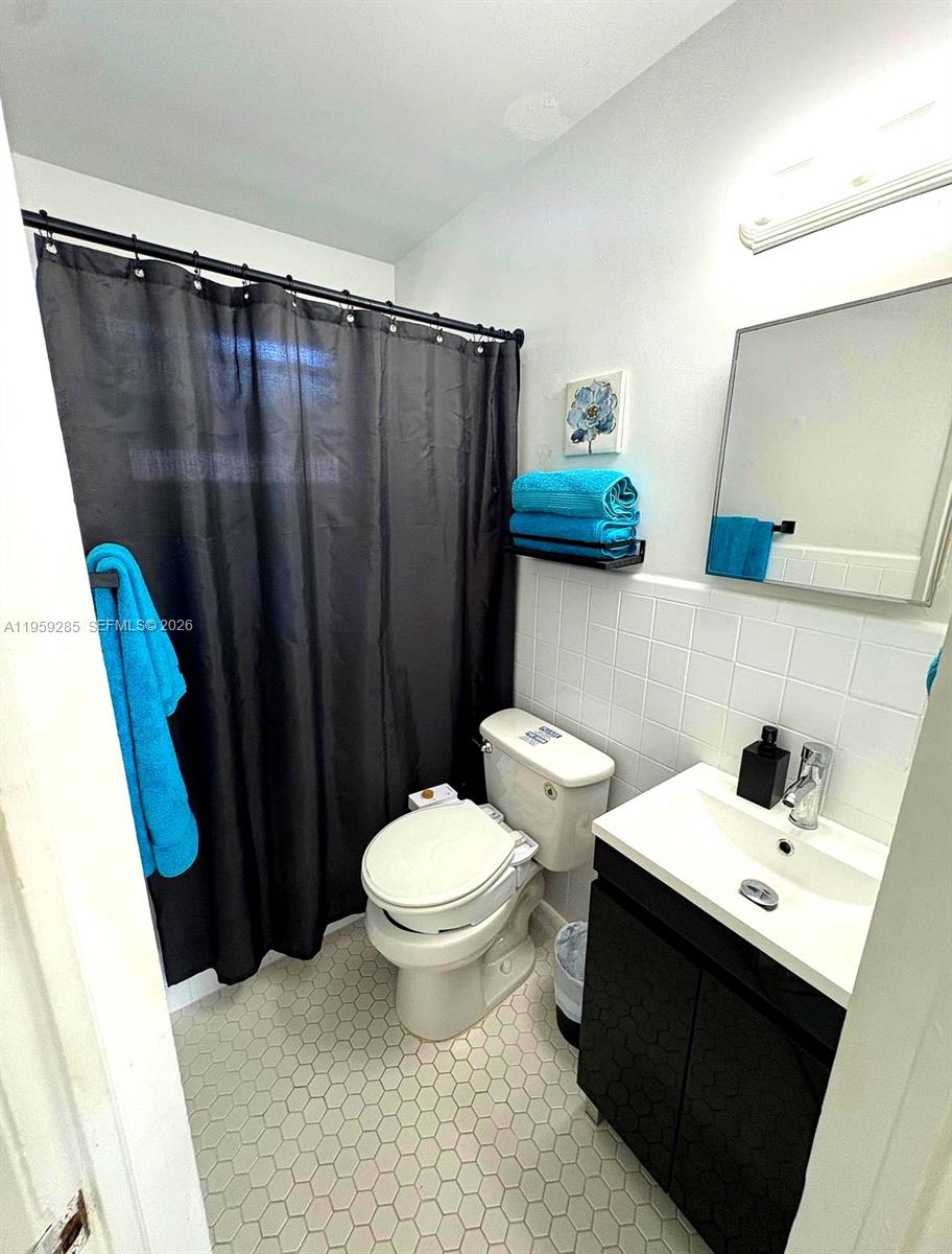 3210 Canal Drive, Unit 7 Pompano Beach, FL 33062 - Photo 5 of 16