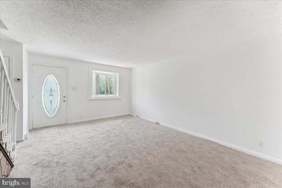 730 Bennington Road Folcroft, PA 19032 - Photo 4 of 28