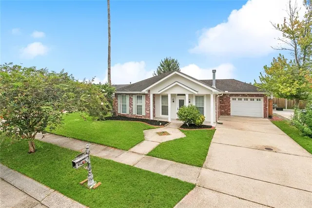 $245,000 | 2817 Meadow Drive, Violet, LA 70092