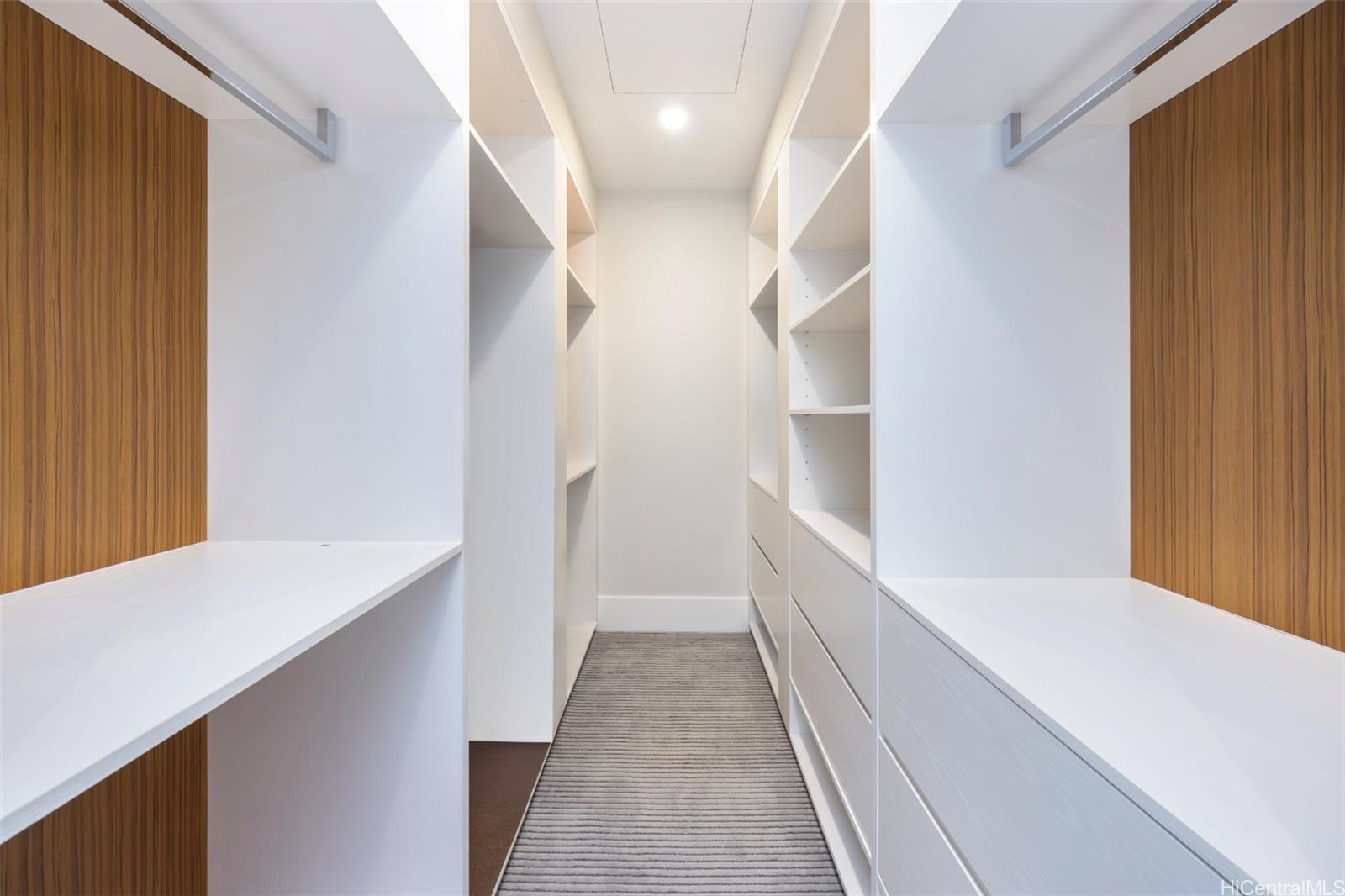 1108 Auahi Street, Unit 3300 Honolulu, HI 96814 - Photo 16 of 25 a view of hallway