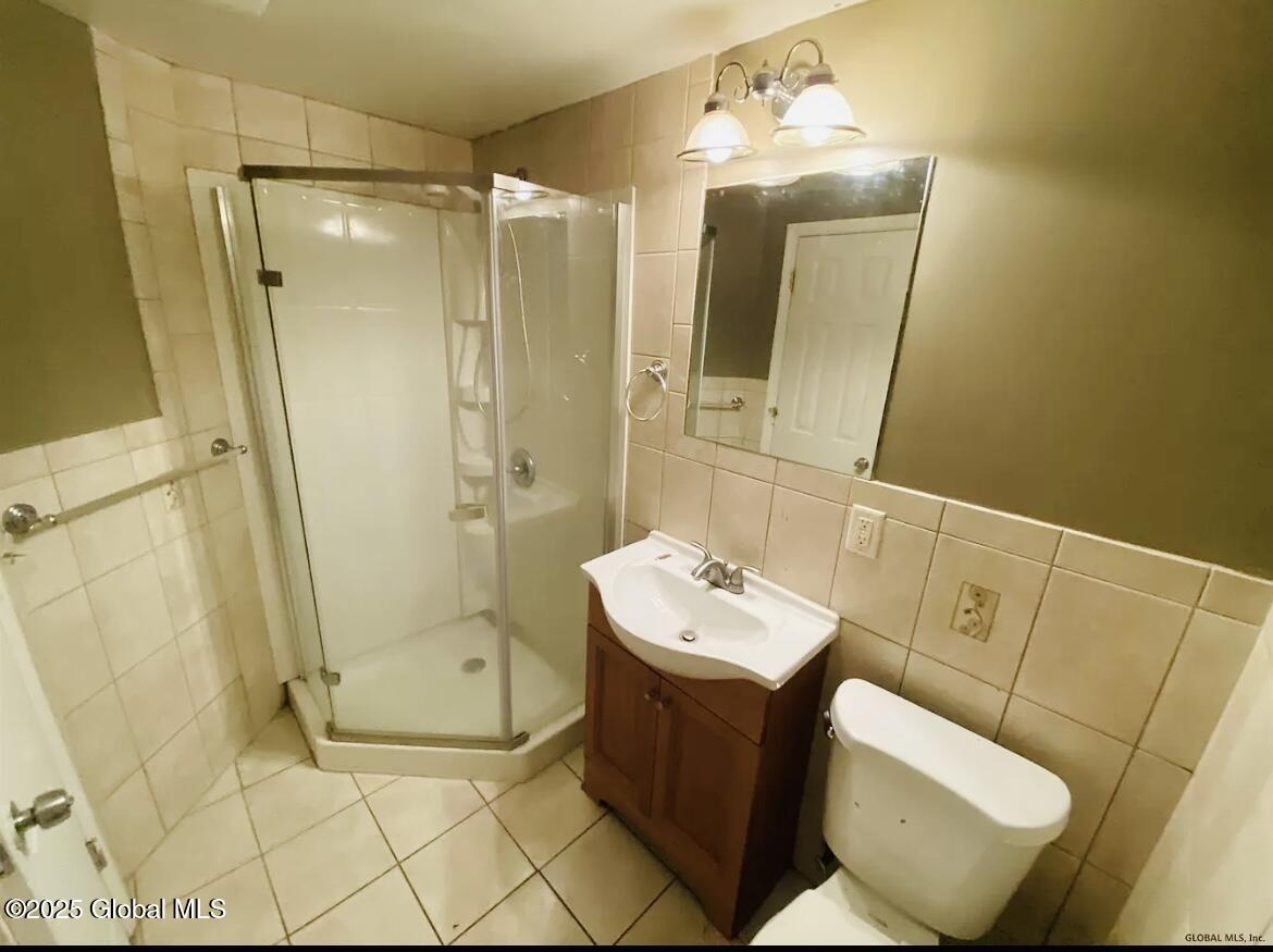 320 1st Street Albany, NY 12206 - Photo 21 of 23 320 bsmt bathroom