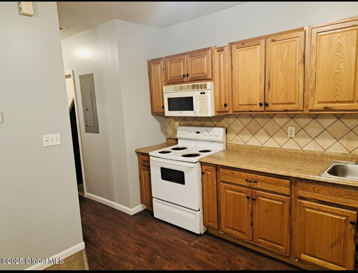 320 1st Street Albany, NY 12206 - Photo 3 of 23 320 1st floor kitchen