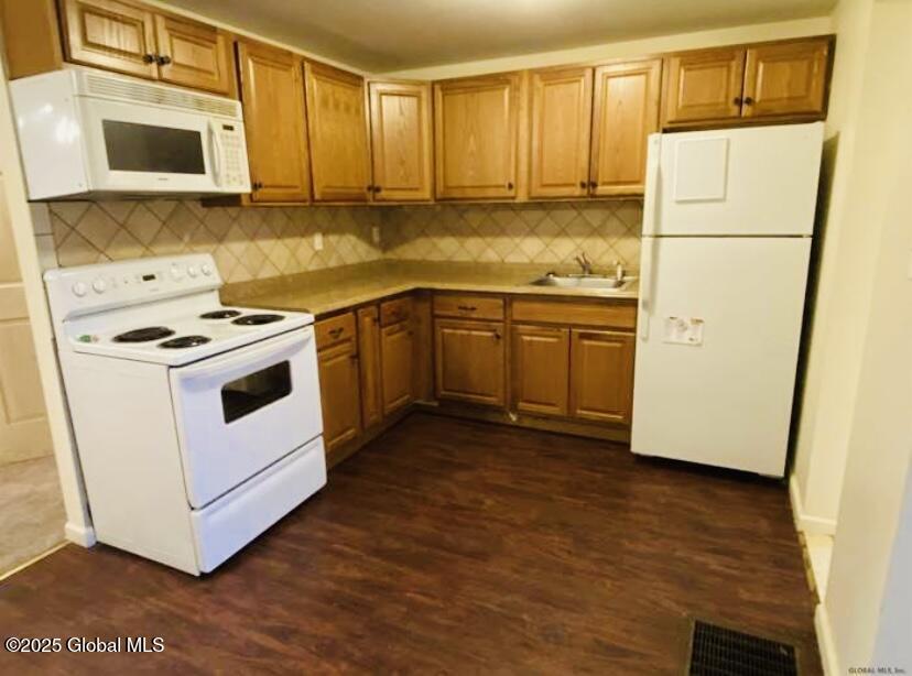 320 1st Street Albany, NY 12206 - Photo 8 of 23 320 2nd floor kitchen