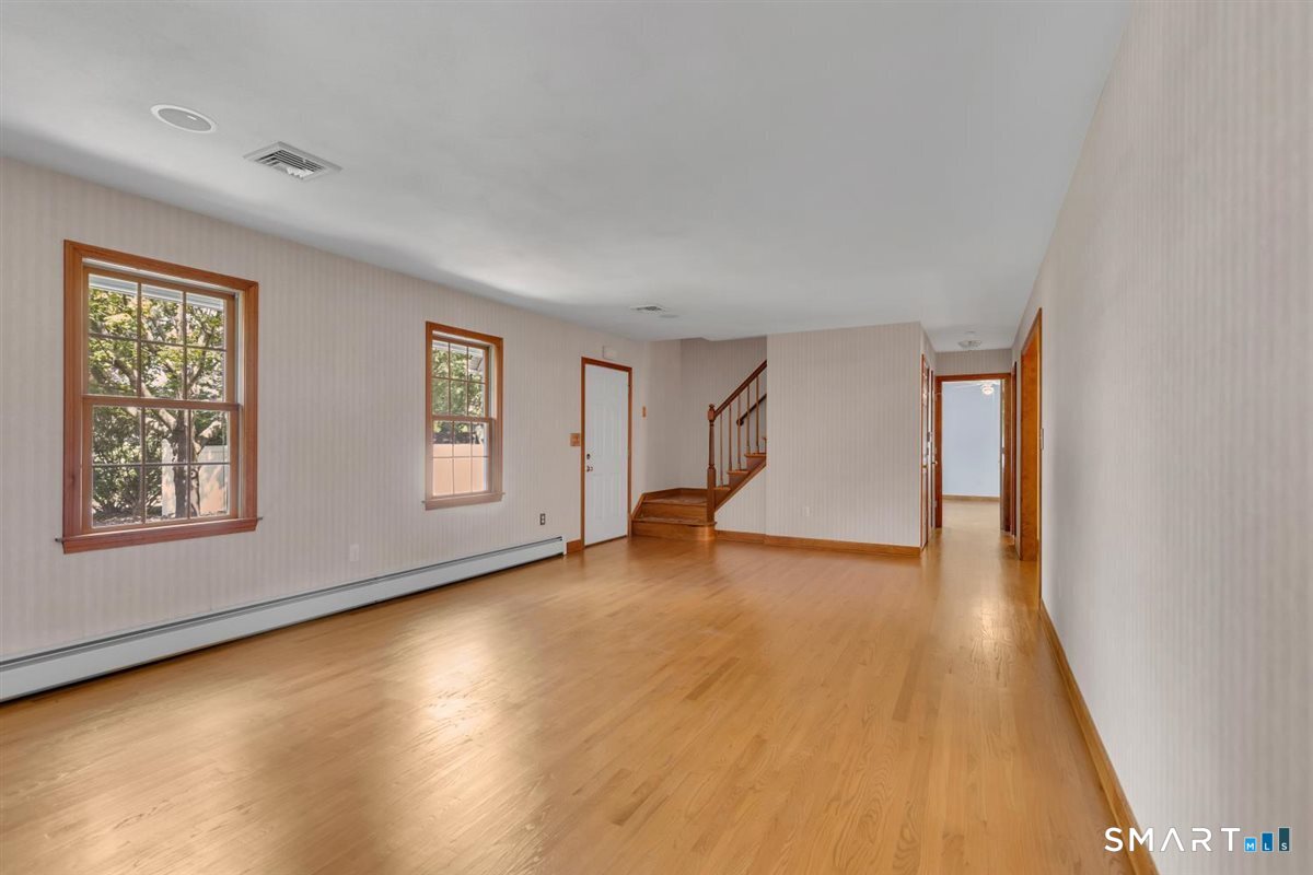 48 Lenti Drive Manchester, CT 06040 - Photo 4 of 40 Gallery Image 4