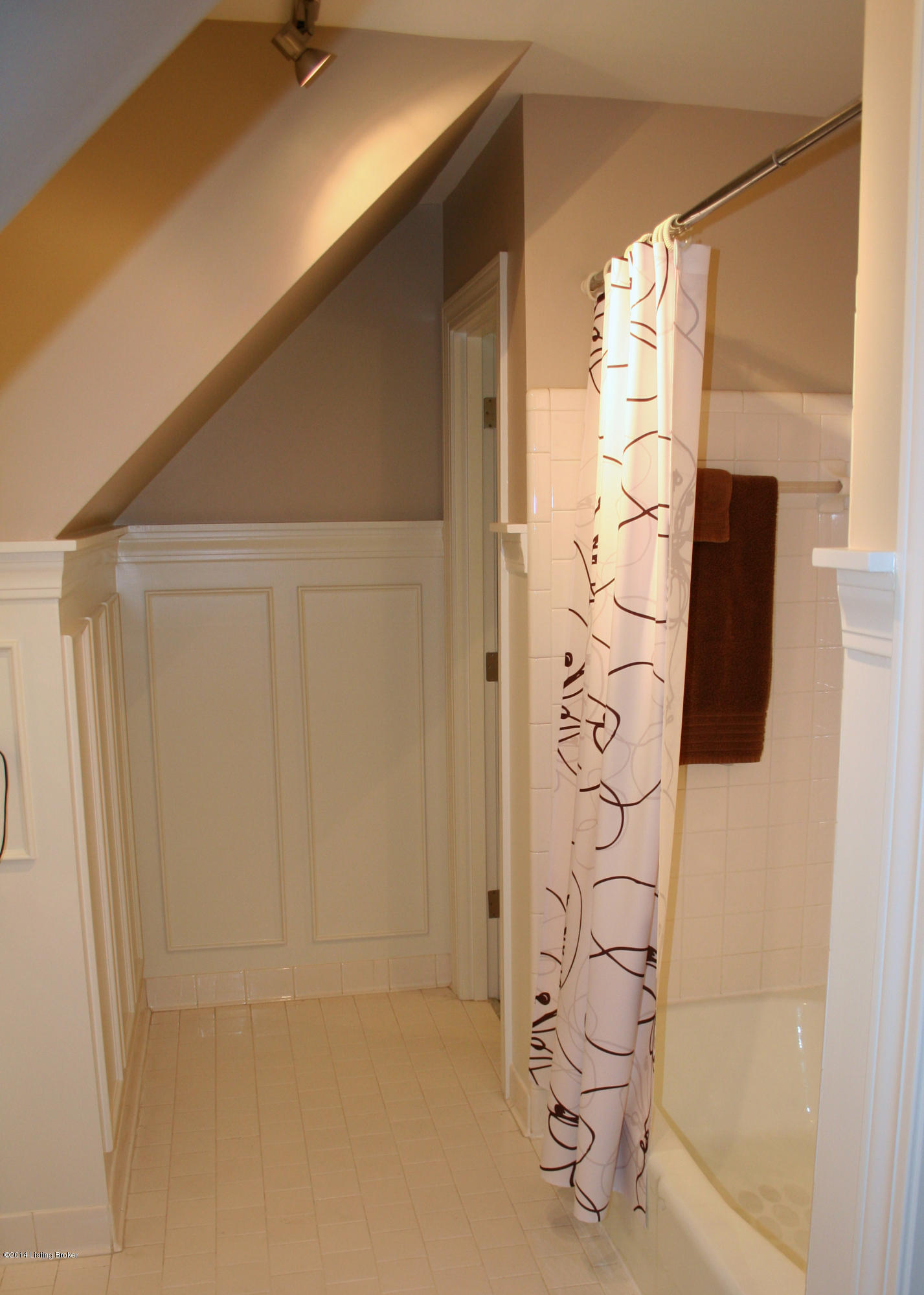 5206 Eastwind Road Louisville, KY 40207 - Photo 20 of 54 Master Bathroom 2