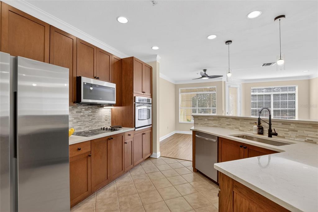 6451 Sunset Bay Circle Apollo Beach, FL 33572 - Photo 7 of 65