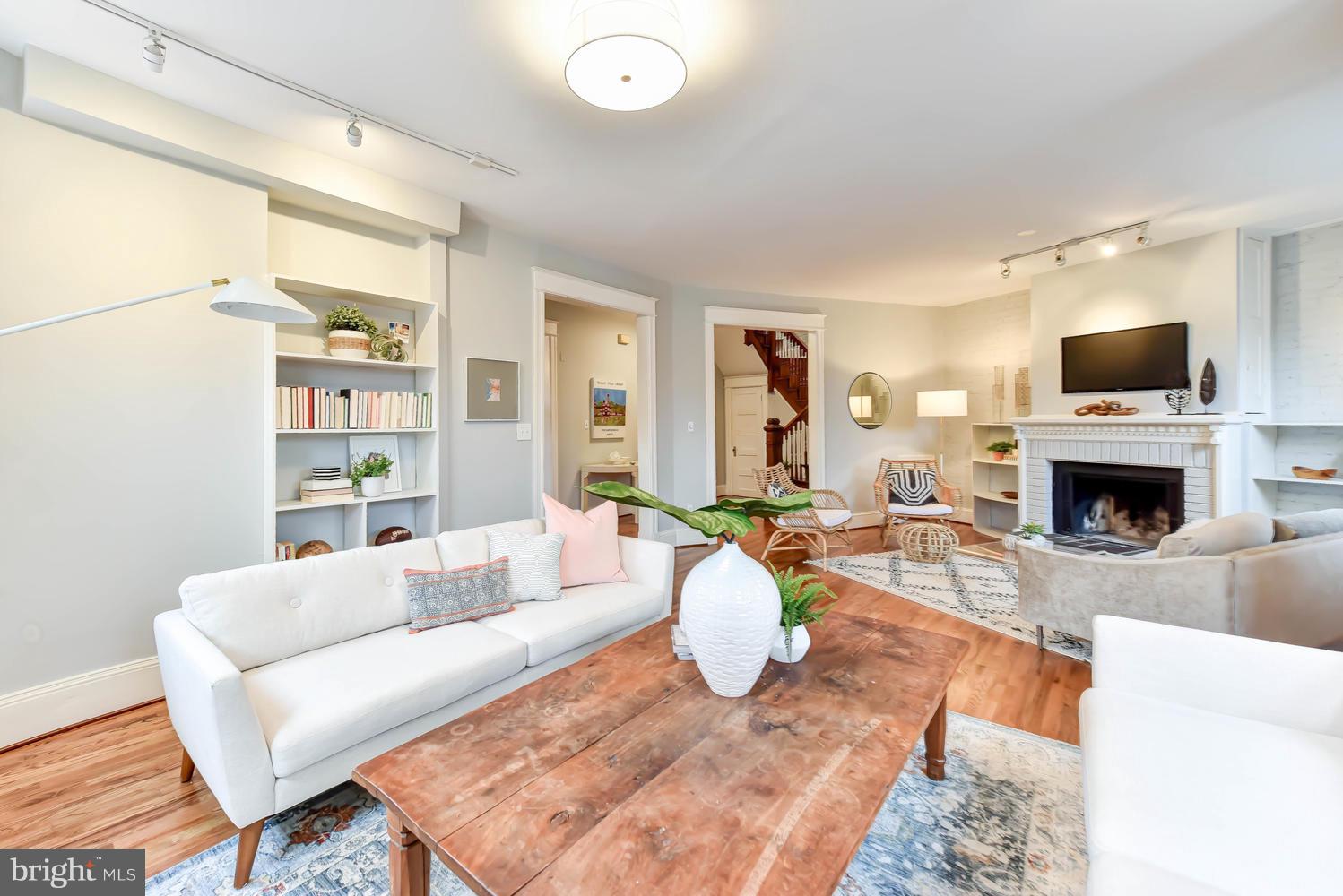 110 13th Street Southeast Washington, DC 20003 - Photo 8 of 58 Imagine the parties you'll host here