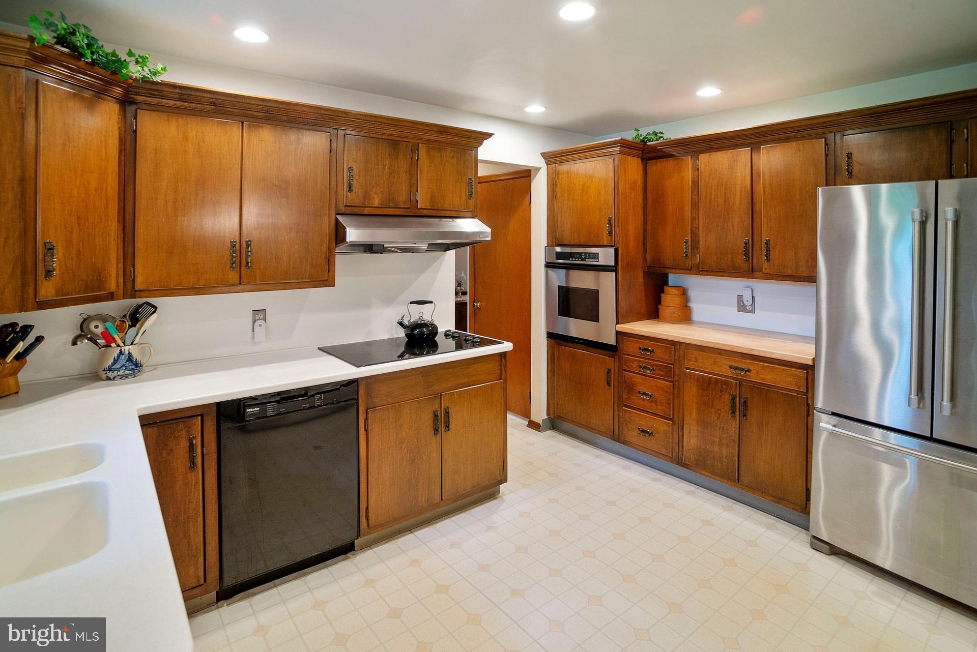 641 Norristown Road Horsham, PA 19044 - Photo 17 of 36 Gallery Image 17