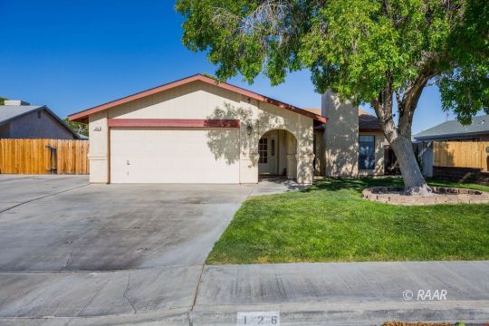 126 Chambers Street Ridgecrest, CA 93555 - Photo 1 of 35