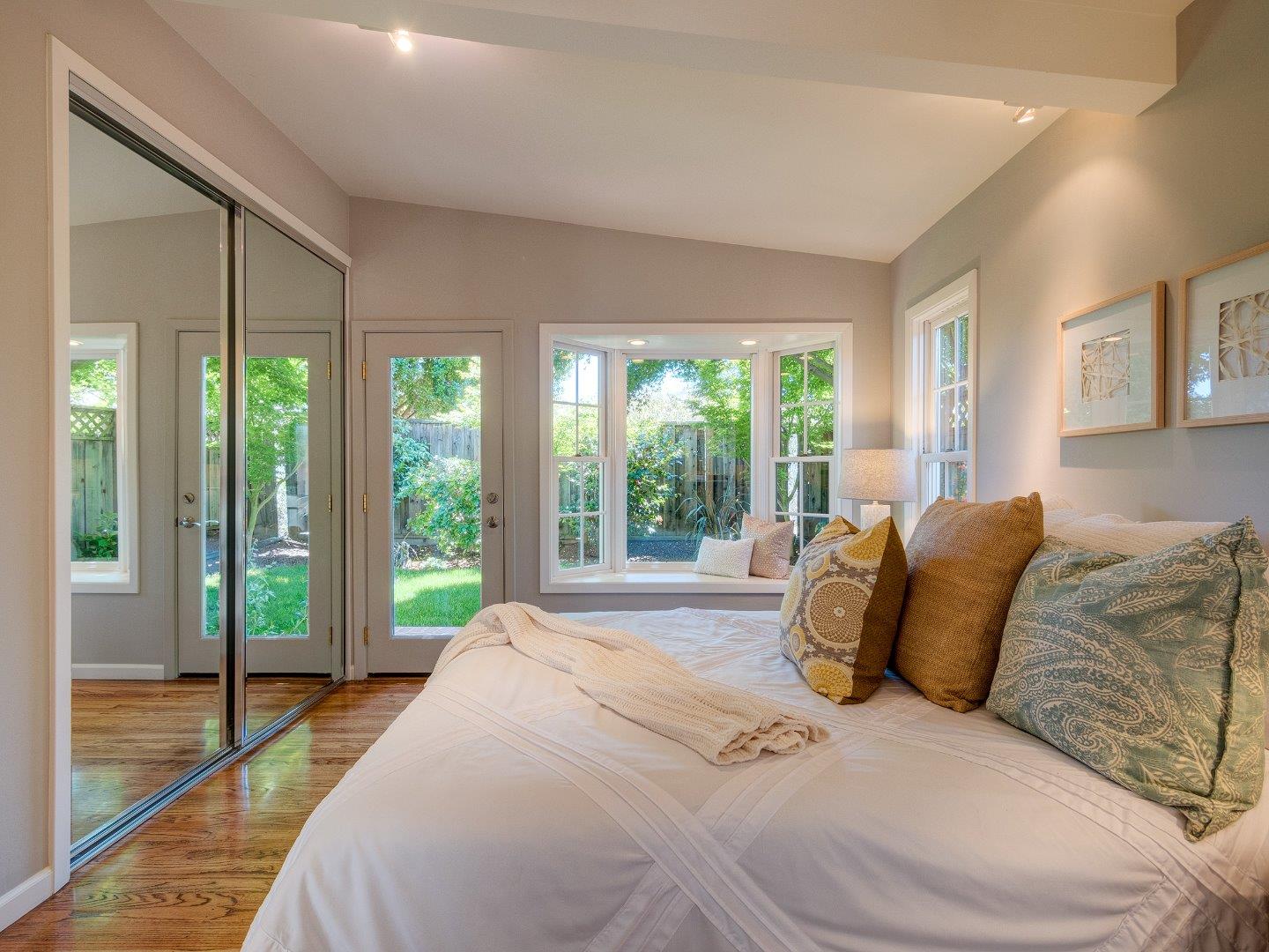 58 Lorelei Lane Menlo Park, CA 94025 - Photo 18 of 29