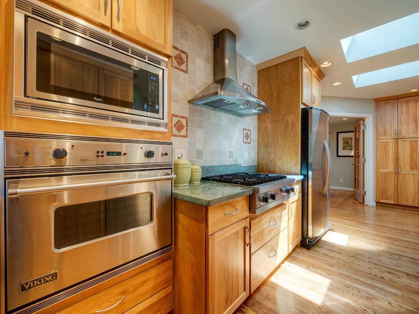 58 Lorelei Lane Menlo Park, CA 94025 - Photo 10 of 29