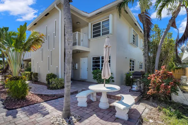 $2,300 | 3212 Northeast 9th Street, Unit A104, Pompano Beach, FL 33062