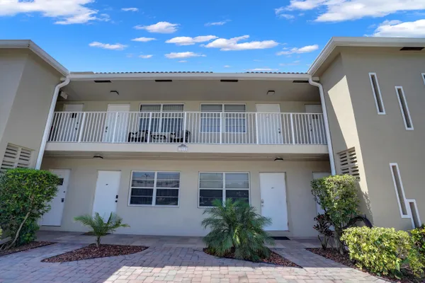 $2,300 | 3212 Northeast 9th Street, Unit A104, Pompano Beach, FL 33062
