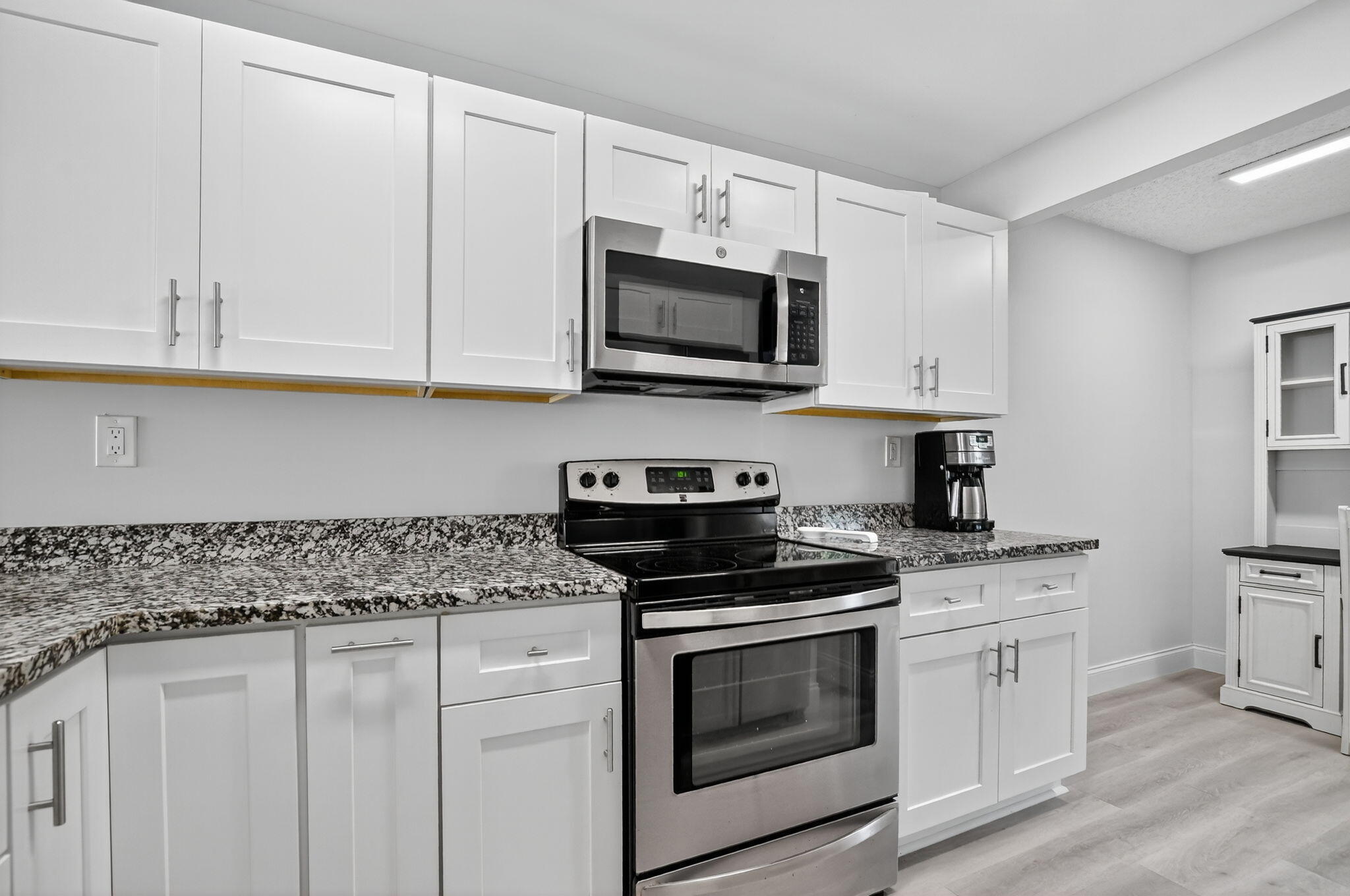 8 Royal Palm Way, Unit 107 Boca Raton, FL 33432 - Photo 29 of 75 Spacious Kitchen