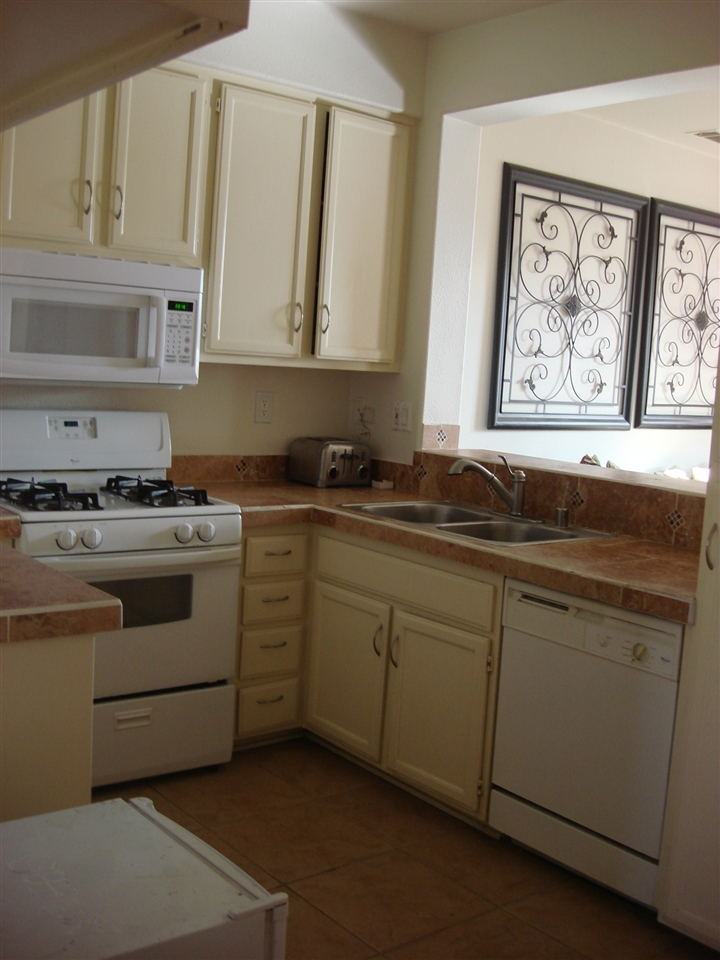 2911 Rancho Posta Carlsbad, CA 92009 - Photo 8 of 13 Gallery Image 8