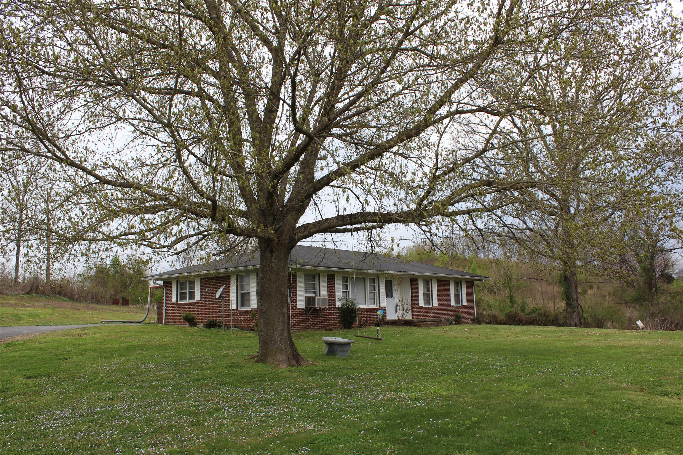 190 Lewis Road Morrison, TN 37357 - Photo 2 of 16