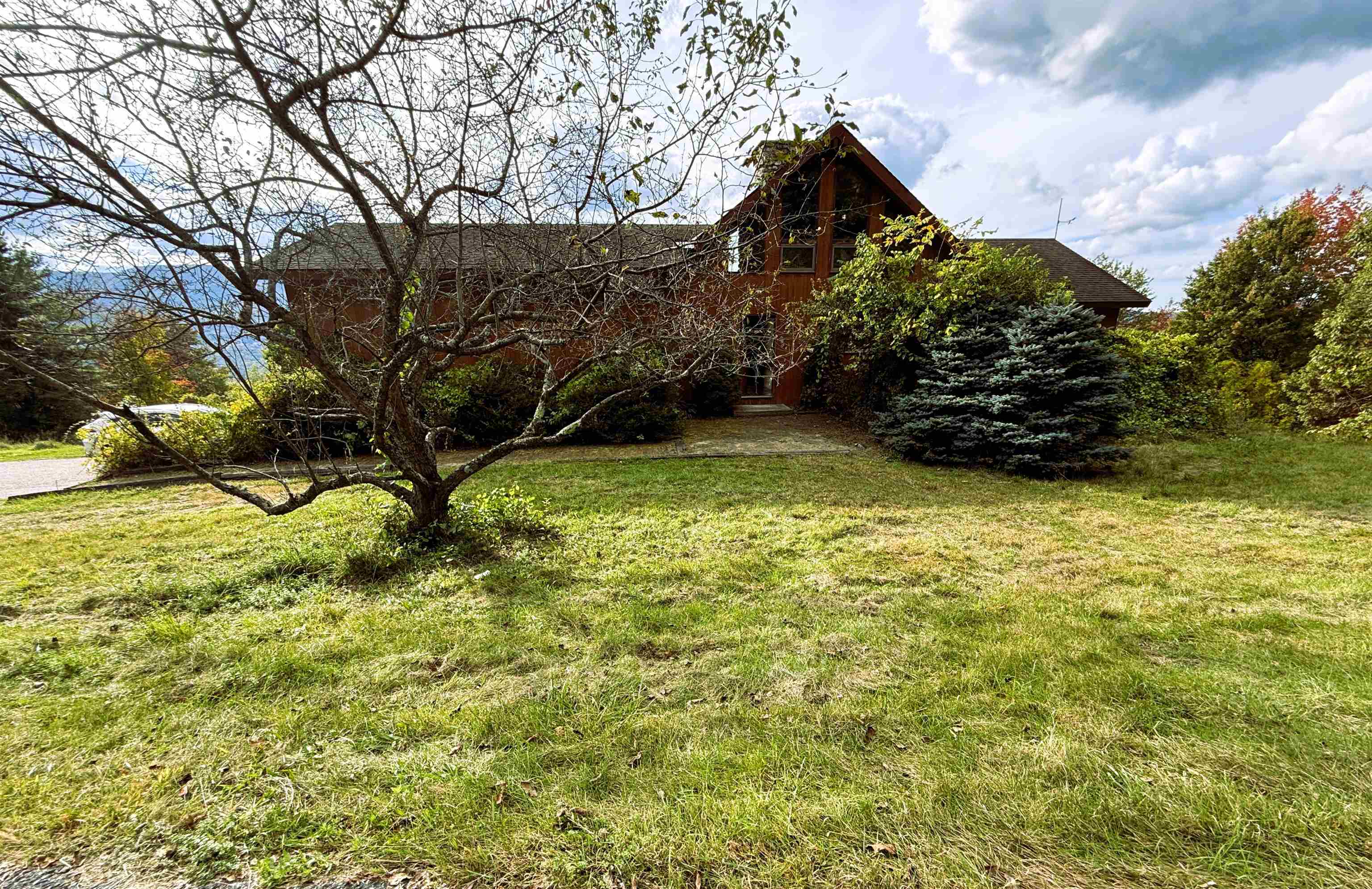 626 Brookman Road Pownal, VT 05261 - Photo 2 of 36