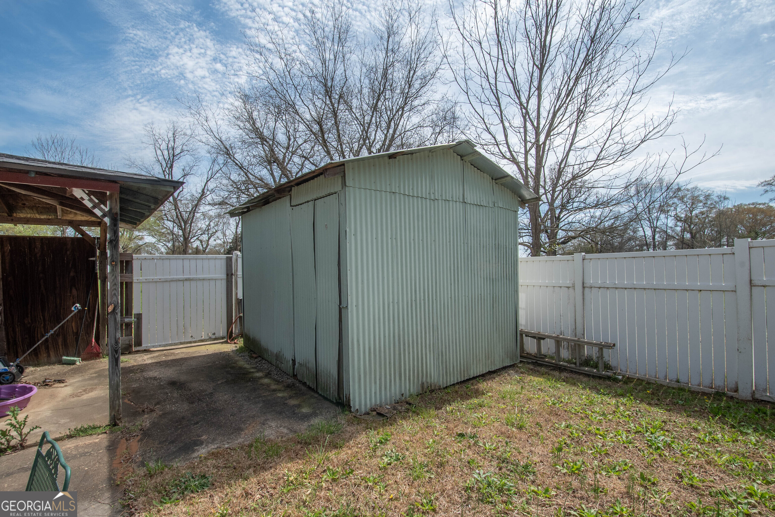 125 Fowler Street Warm Springs, GA 31830 - Photo 41 of 46 a backyard of a house