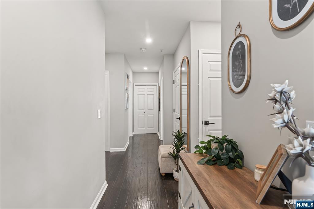 226 The Promenade Edgewater, NJ 07020 - Photo 14 of 33