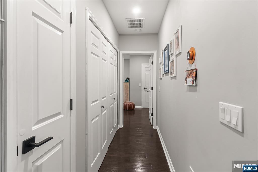 226 The Promenade Edgewater, NJ 07020 - Photo 20 of 33