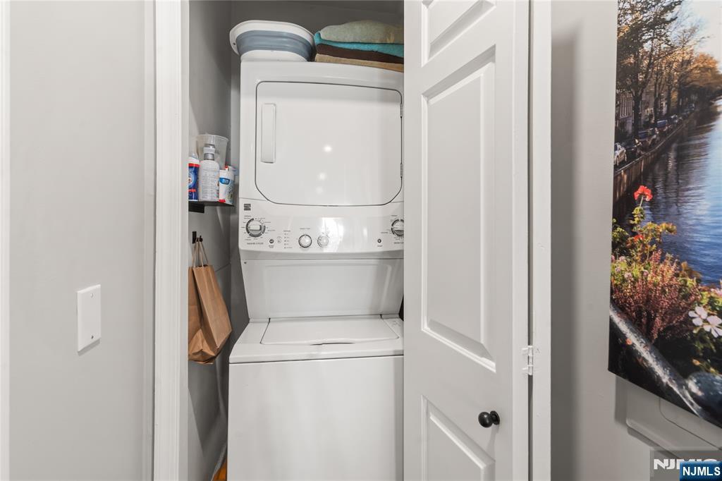 226 The Promenade Edgewater, NJ 07020 - Photo 25 of 33