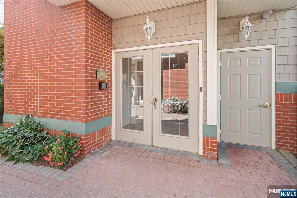 226 The Promenade Edgewater, NJ 07020 - Photo 26 of 33